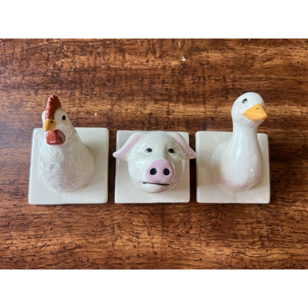 Set of 3 Ceramic Farm Animal Wall Hooks | Farmhouse Pig, Chicken & Goose